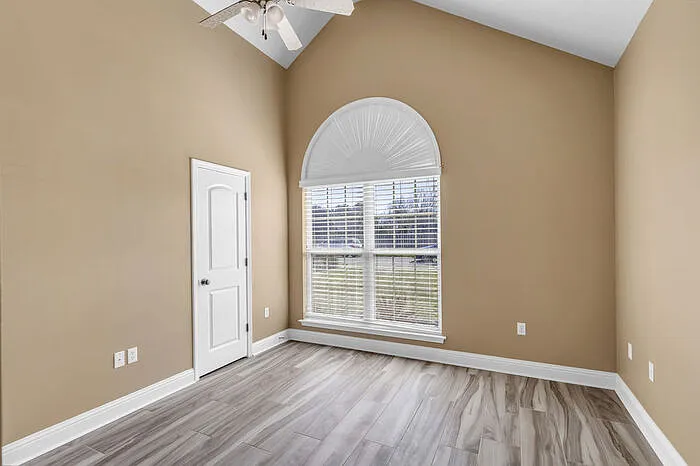 62 Tantallon Dr — Photo 24