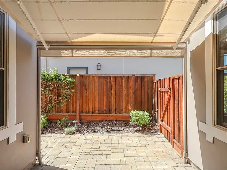 1288 Pistachio Ter — Photo 30