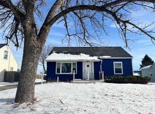 1501 10th St NW, Cedar Rapids, IA 52405