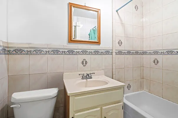 Sold by R New York | media 5