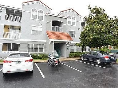 3rd image of 18001 Richmond Place Dr APT 725