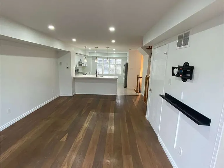 3108 Eglinton Ave W #100 — Photo 15