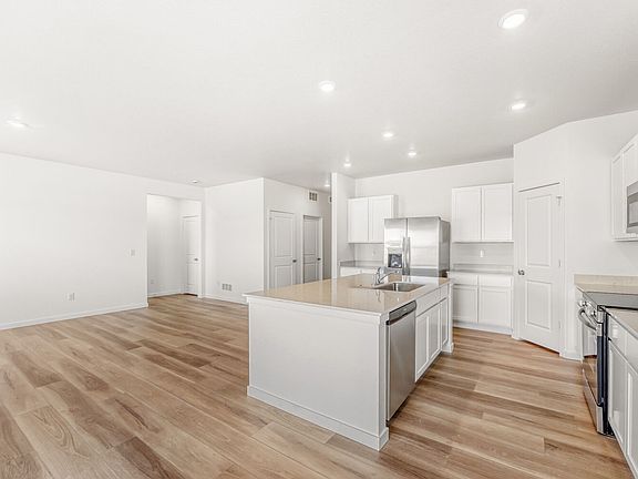 45875 Mill Ave Kitchen