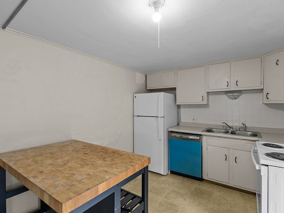 1st image of 35 Bowen St #3A
