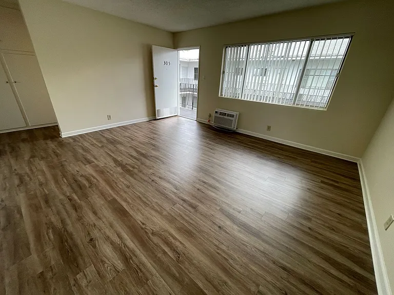 460 W. Doran St. Glendale CA — Photo 5