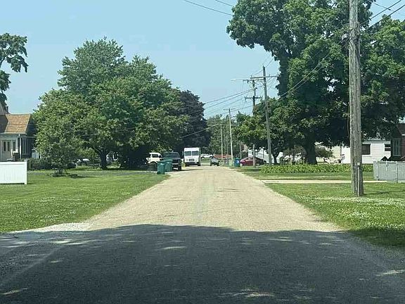 5th image of 1425 E Hickory St