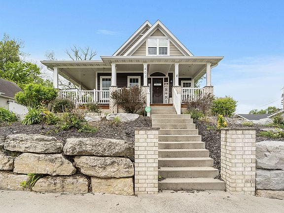 3rd image of 403 S 3rd Street