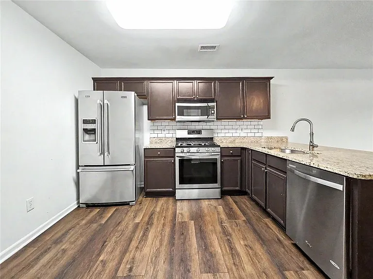 3235 Liberty Commons Dr NW — Photo 15