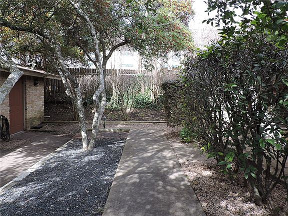 5th image of 3428 Willowrun Dr