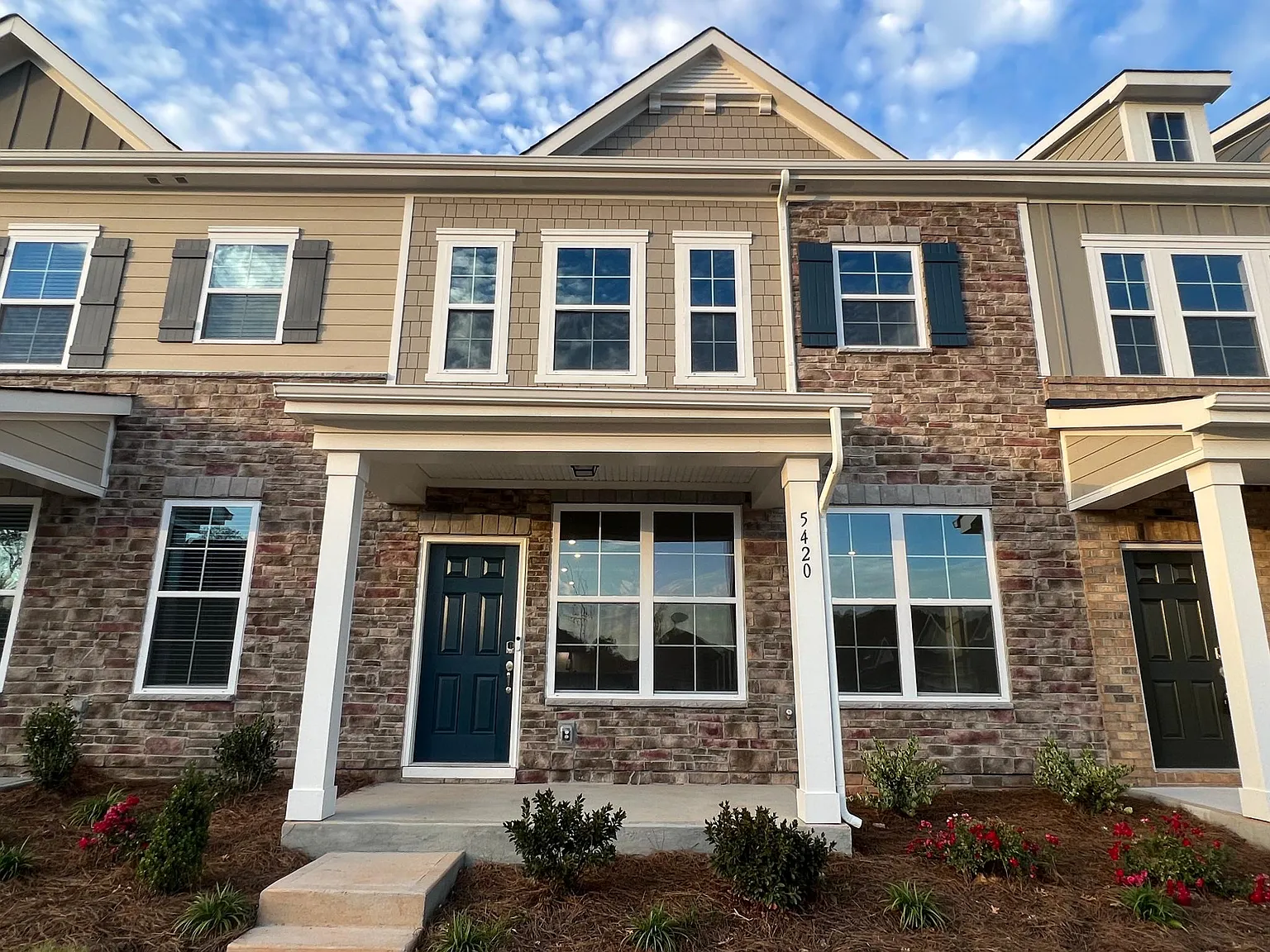 3 bed, 2.5 bath, 1762 sqft, $2,145 — Photo 1