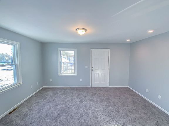 5th image of 20853 Woodward St