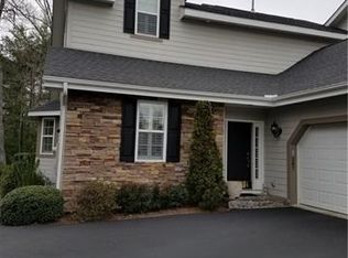 287 Towne Place Dr, Hendersonville, NC 28739