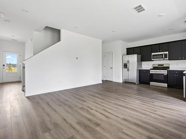 5044 Highwood Dr — Photo 9