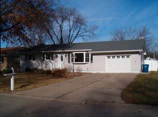 825 8th Ave, Silvis, IL 61282