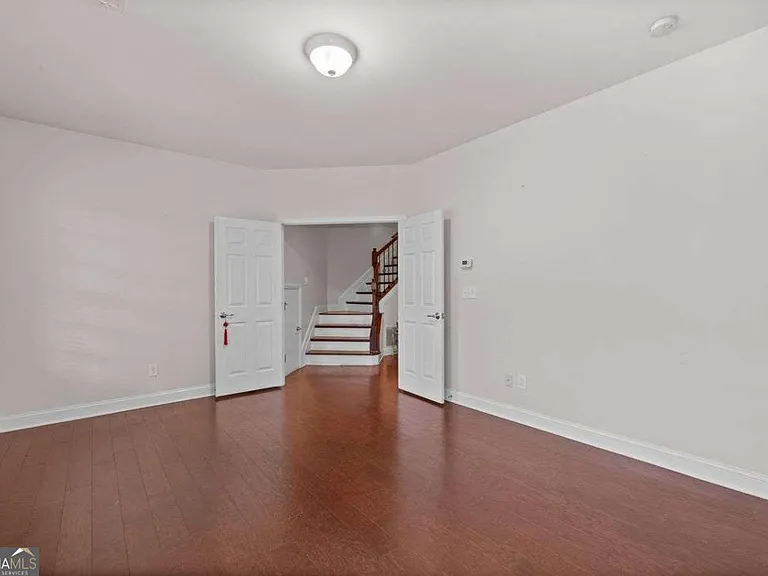 1034 E Paces Cir NE — Photo 32