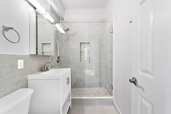 Rented by Oxford Property Group | media 29