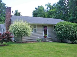 43 Farquhar Rd, Sturbridge, MA 01566
