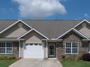 109 Shalom Dr, Simpsonville, SC 29681