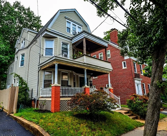 17 Hazelwood Ave — Photo 14