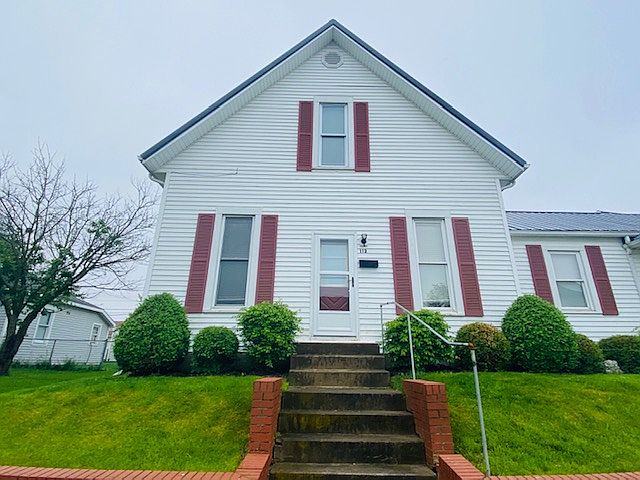 1st image of 112 W 2nd St #1
