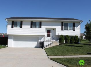 1950 Cynthia Ln, Seward, NE 68434