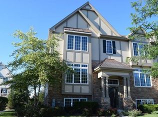 327 Sype Dr, Carol Stream, IL 60188