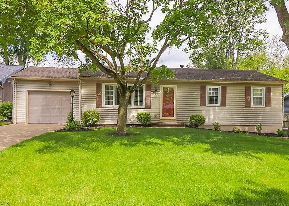 1st image of 421 Strawberry Ln