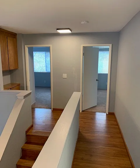 467 Whitney Ave — Photo 5