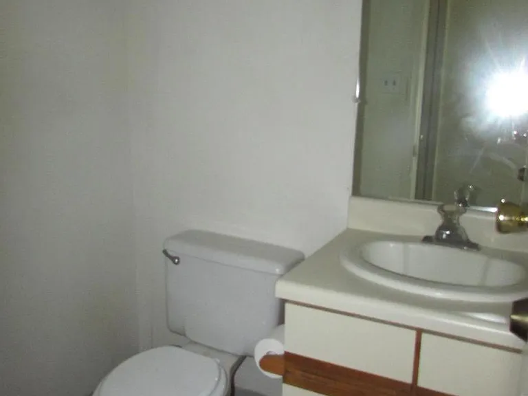 141 Auckland Dr — Photo 5
