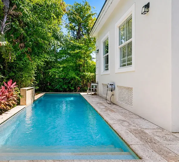 425 N Shore Dr — Photo 4