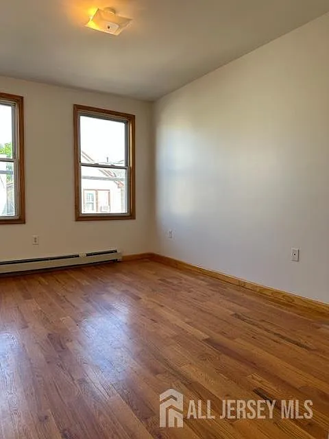 Building Photo - 321 Pershing Ave #2