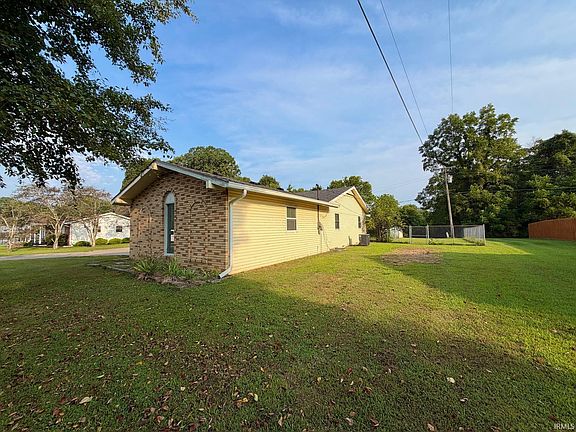 5th image of 143 Indian Trails Rdg