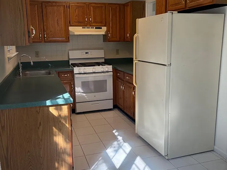 2 Elm Ct — Photo 3