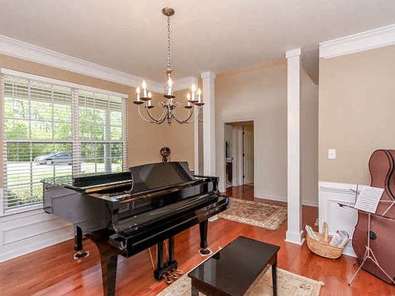 5th image of 2086 Wythe Dr