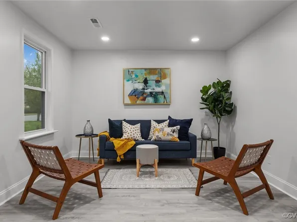 303 Academy Ave, Blackstone, VA 23824