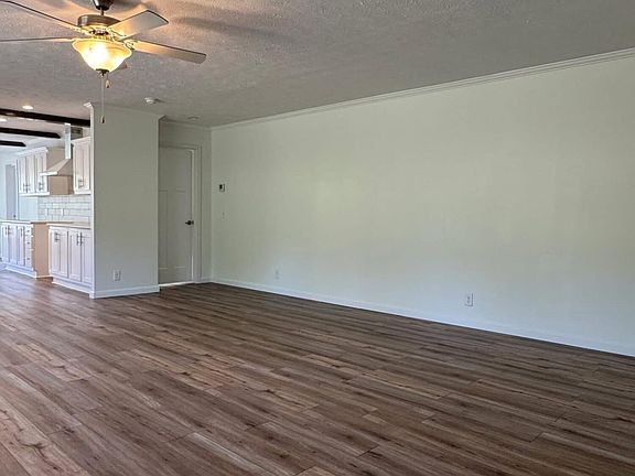 3rd image of 278 Race Track Rd