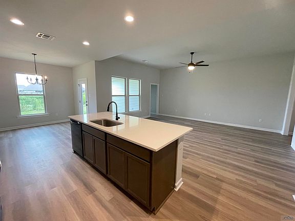 3rd image of 138 Villa Dr