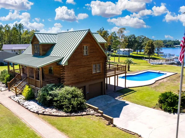 1092 Lesesne Dr, Manning, SC 29102