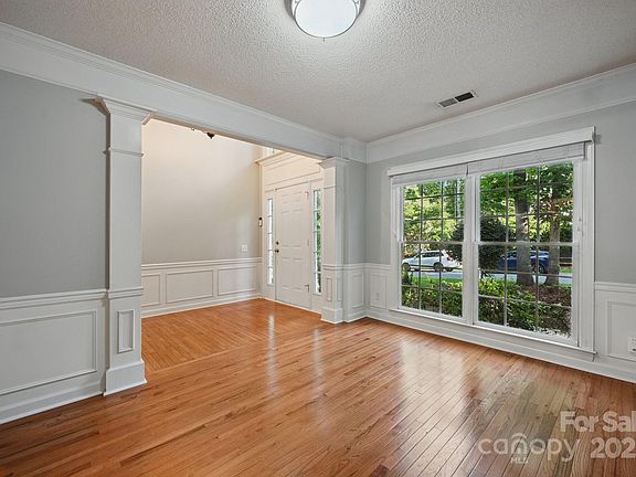 4th image of 8805 Deerland Ct