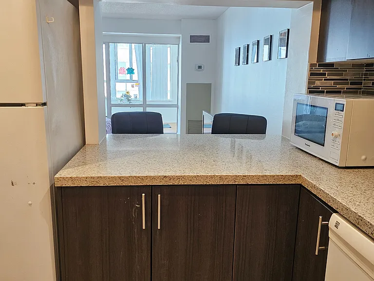 711 Bay St #2011 — Photo 4