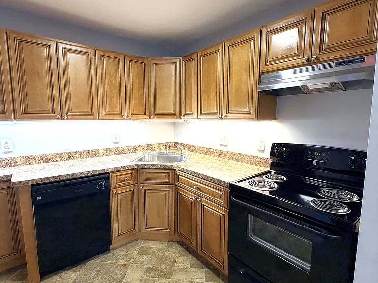 5 Edwards St #45T — Photo 7