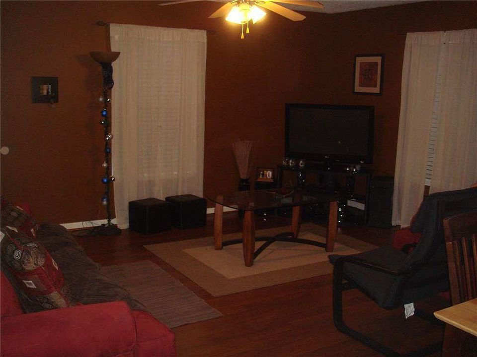 2nd image of 120 Pomeroy Ave
