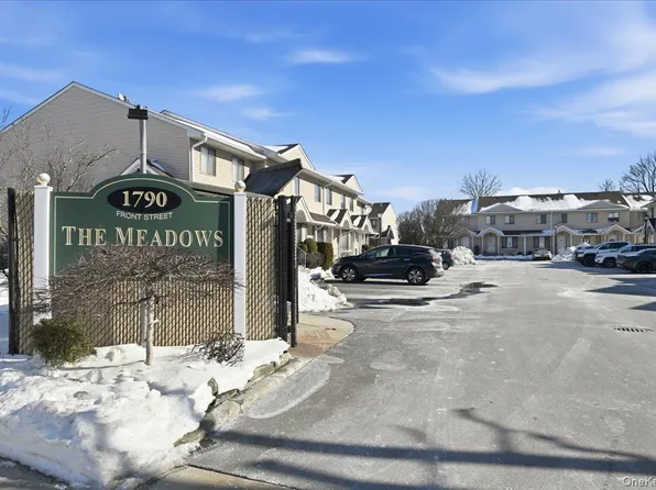 1790 Front Street #21, East Meadow, NY 11554