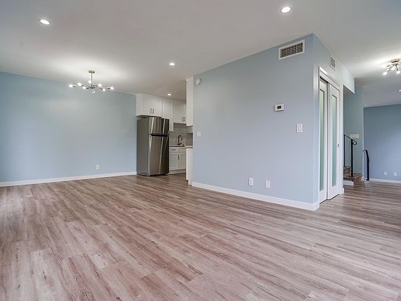4th image of 3863 Girard Ave APT 1