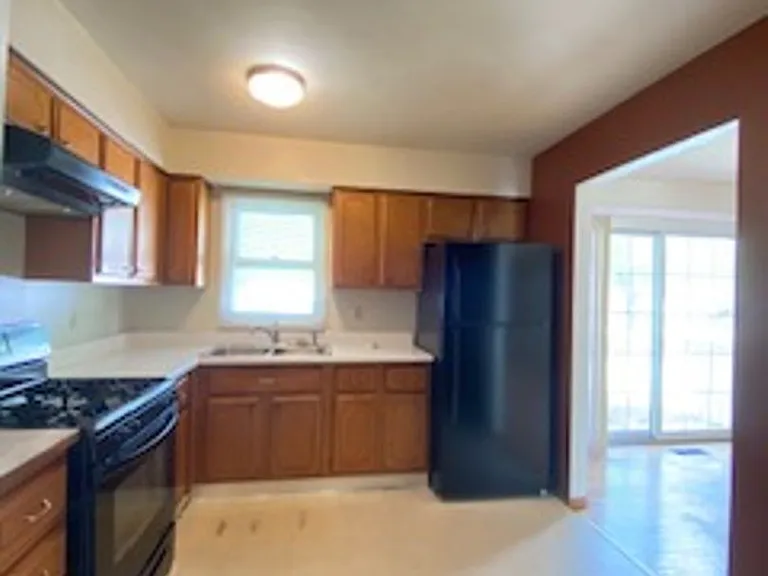 2637 Frances Ave — Photo 7