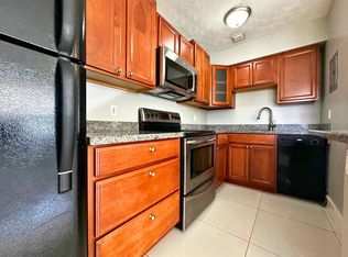 824 NE 17th Ter, Fort Lauderdale, FL 33304