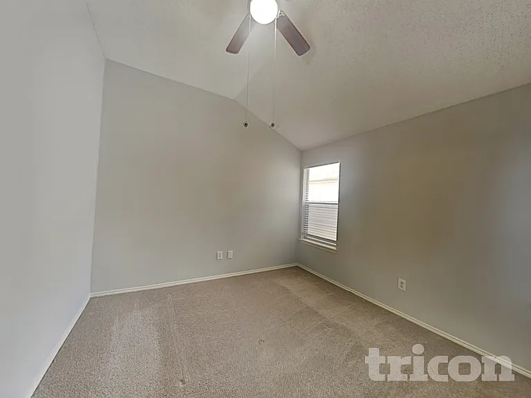 10525 Flamewood Dr — Photo 25