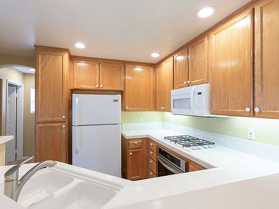 3rd image of 11930 Cypress Canyon Rd Unit 1
