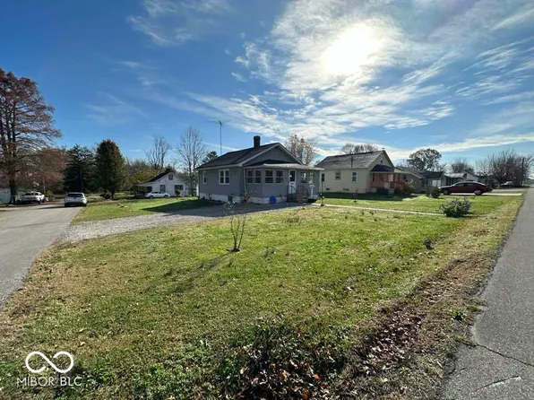 205 S 1st St, Austin, IN 47102