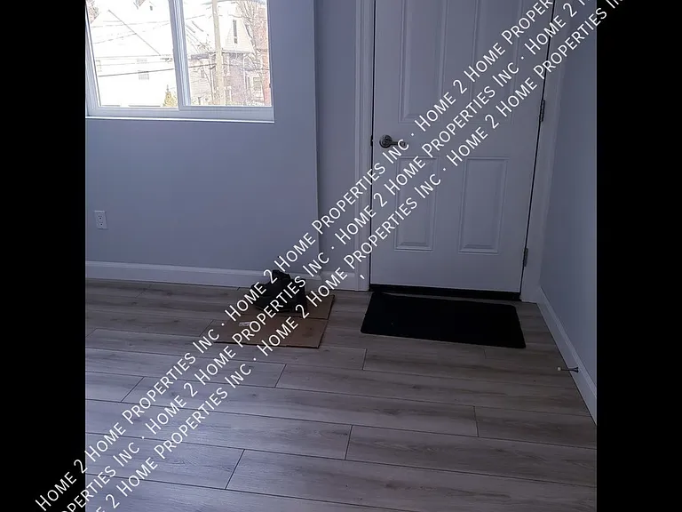 312 Gladstone Ave — Photo 9